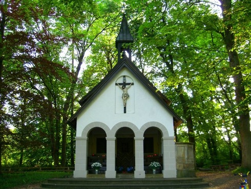 Frontalansicht der Kluskapelle
