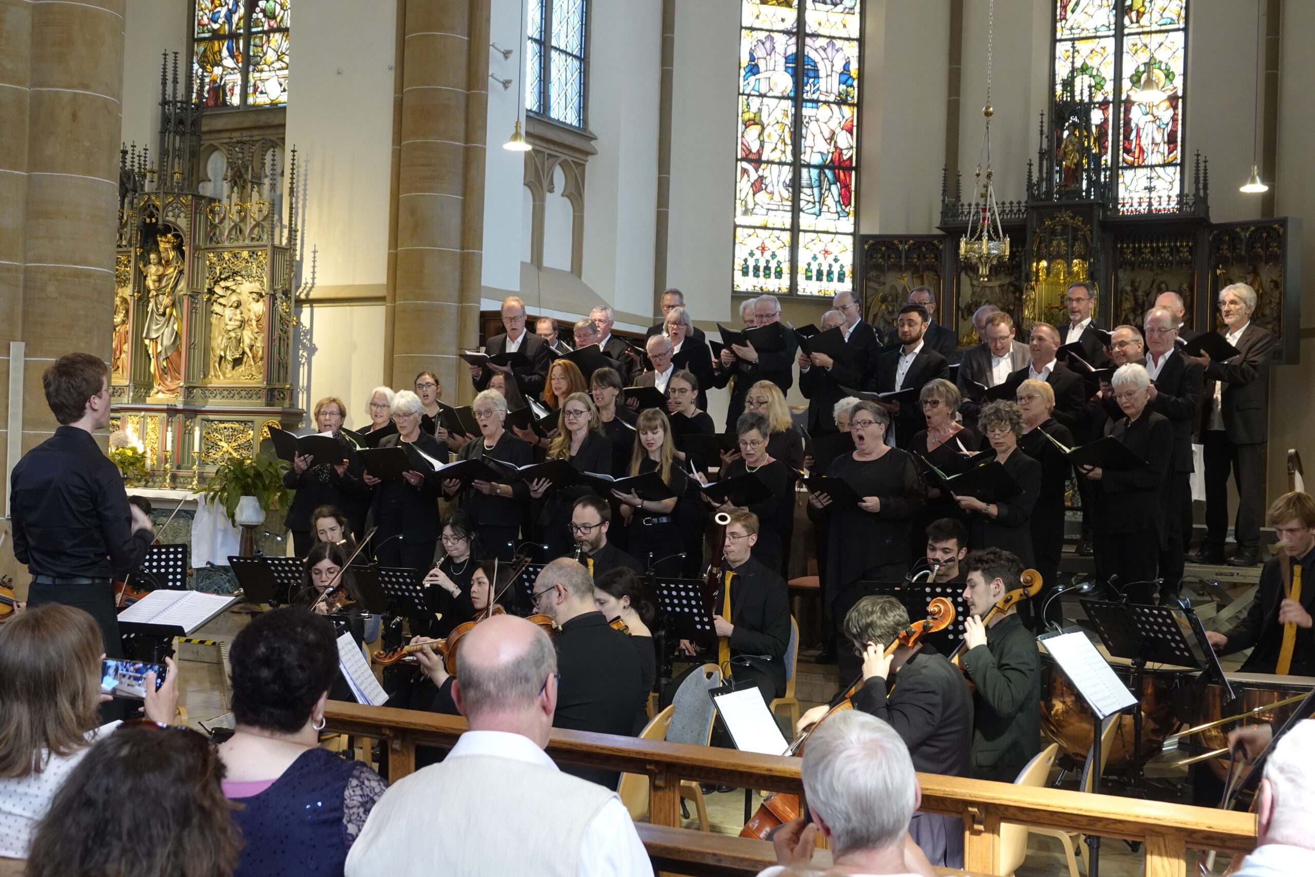 Chor und Musiker beim Puccini Konzert