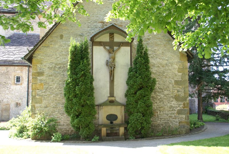 Die Ostwand der Lambertikapelle mit dem Tütelschen Kreuz
