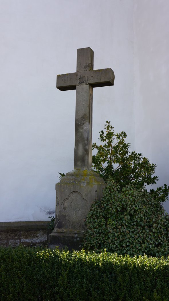 Kreuz an der Kirche
