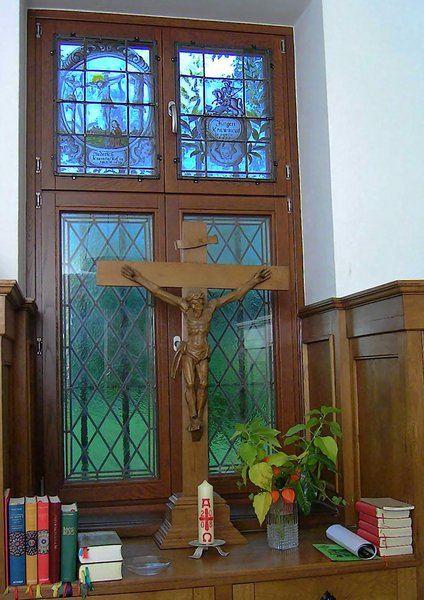 Alte Fenster in der Sakristei (1692)