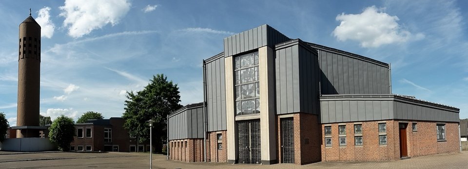 Kirche Zum verklärten Christus