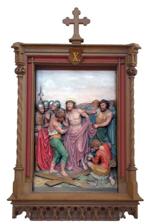 Station X: Jesus wird seiner Kleider beraubt